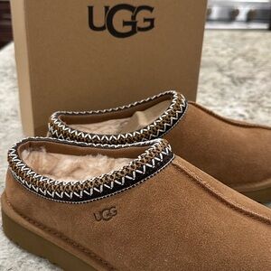 UGG Tasman Chetnut New Size Woman’s 7 with box